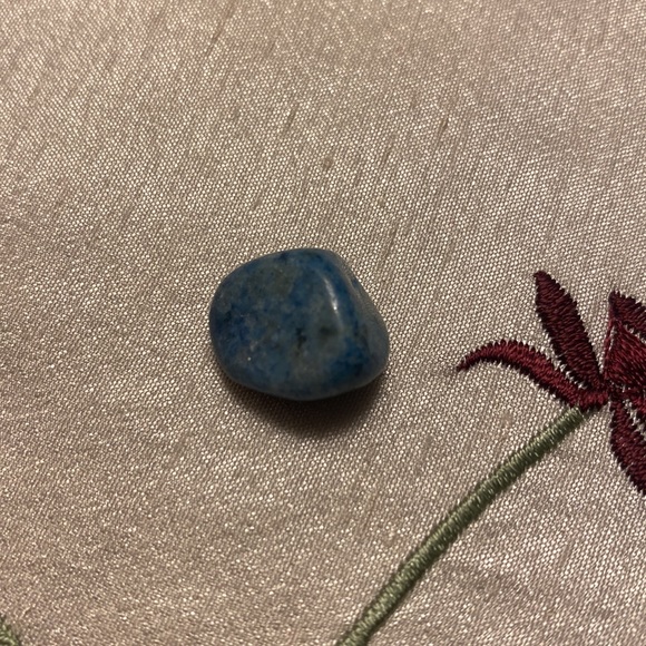 Velvet Bag and set of 4 Tumbled Rocks & 4 pieces of Fools Gold - Picture 6 of 8